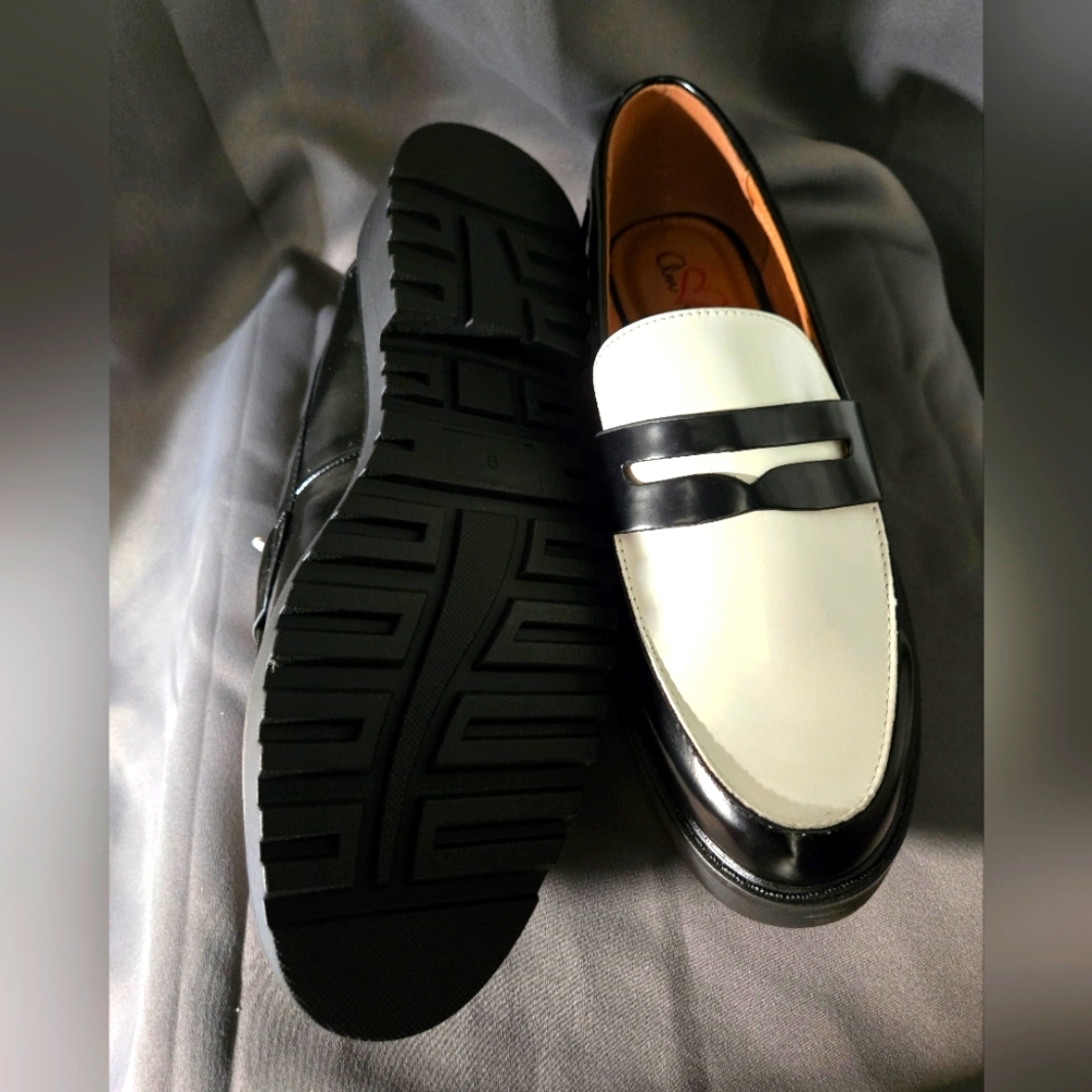 Classic Two-Tone Leather Penny Loafers - Black & White